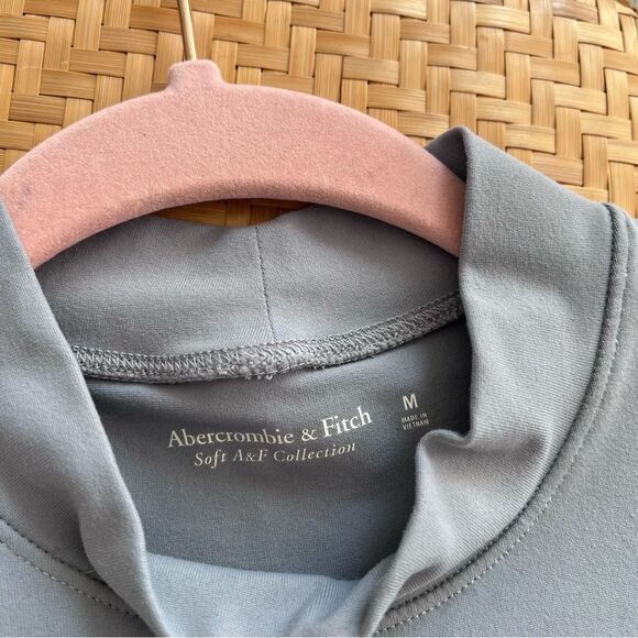 Abercrombie & Fitch soft A&F Collection mock neck sleeveless bodysuit dusty blue - Picture 3 of 6